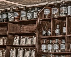 The institutions which conduct drug safety monitoring