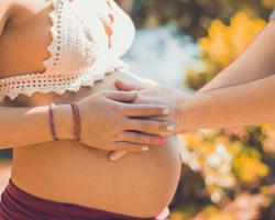 Położna wsparciem dla rodziny przed i po porodzie 