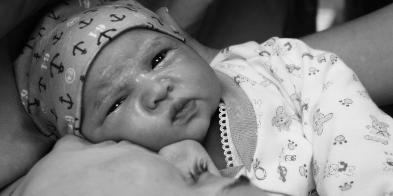 Żółtaczka noworodków – jak rozpoznać? Jak leczyć? 