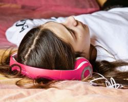 Loud music – a deceitful enemy of your hearing